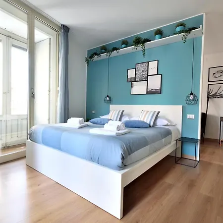 La Casa Di Carta In Piazza Stesicoro *