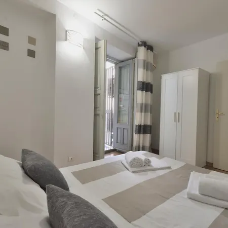 Apartment La Casa Di Carta In Piazza Stesicoro