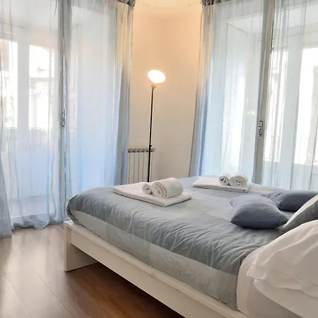 La Casa Di Carta In Piazza Stesicoro * Catane