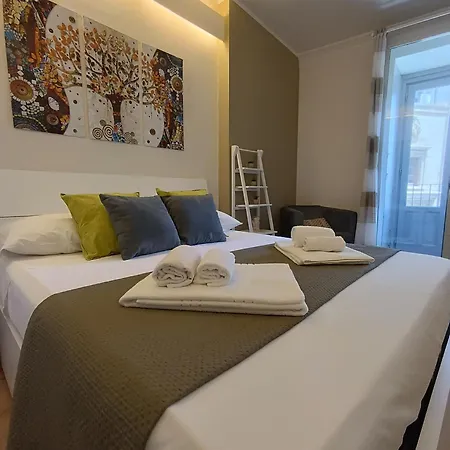 La Casa Di Carta In Piazza Stesicoro