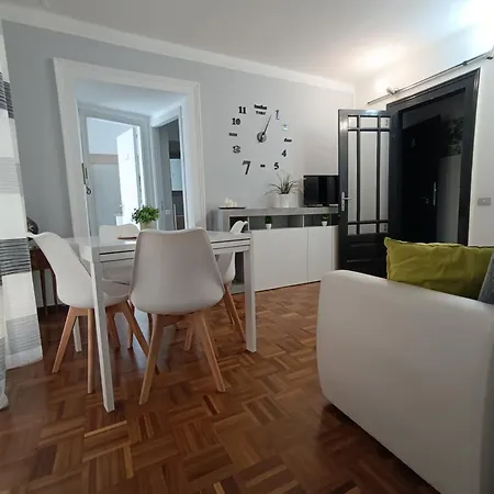 La Casa Di Carta In Piazza Stesicoro * Catania