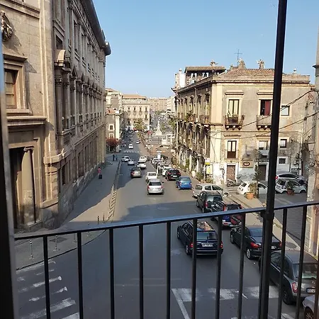 La Casa Di Carta In Piazza Stesicoro Catánia